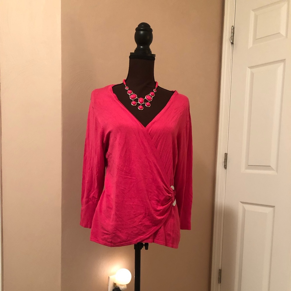 Hot pink lightweight quarter length sleeve sweater